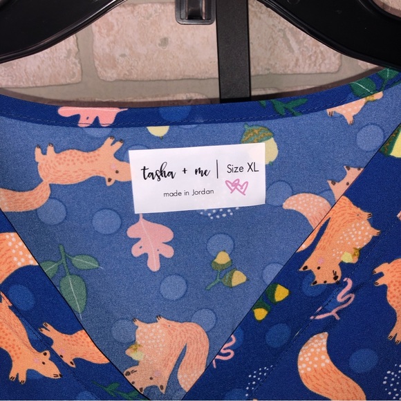 Tasha + Me Blue Squirrel Pattern Printed 2 pocket V-neck scrub top - Picture 12 of 14